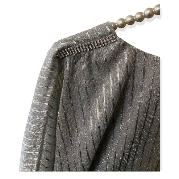 Prelude Metallic Silver Top, size Medium - Picture 3 of 12